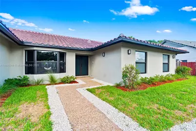 1005 NW 99th Ave, Plantation, FL 33322 - Photo 5