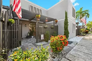 11318 NW 16th St, Pembroke Pines, FL 33026 - Photo 1