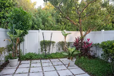 11091 W 32nd Ln, Hialeah, FL 33018 - Photo 11