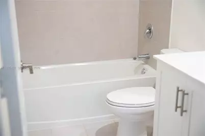 11091 W 32nd Ln, Hialeah, FL 33018 - Photo 27