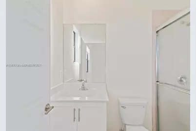 11091 W 32nd Ln, Hialeah, FL 33018 - Photo 17