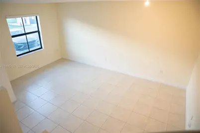 11091 W 32nd Ln, Hialeah, FL 33018 - Photo 9