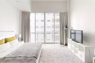 253 NE 2nd St, Miami, FL 33132 - Photo 5