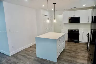 7321 Allen Dr, Hollywood, FL 33024 - Photo 17