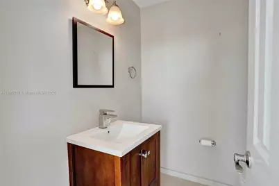 2715 Edgewater Ct, Weston, FL 33332 - Photo 53