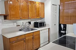 8105 NW 61st St, Tamarac, FL 33321 - Photo 3