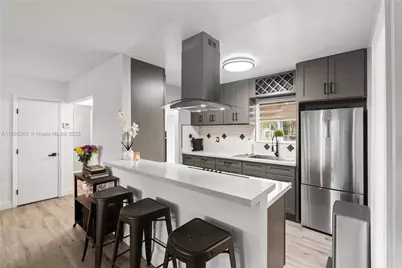 6791 SW 10th Ct, Pembroke Pines, FL 33023 - Photo 9