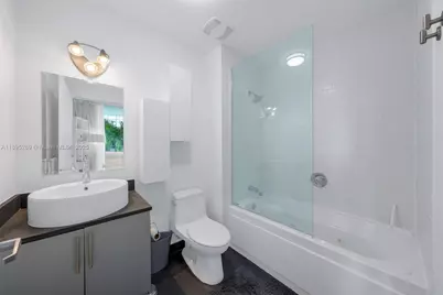 1700 Meridian Ave #402, Miami Beach, FL 33139 - Photo 9