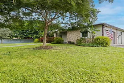 24301 SW 212th Ave, Homestead, FL 33031 - Photo 3