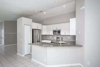 1524 Canary Island Dr #1524, Weston, FL 33327 - Photo 7