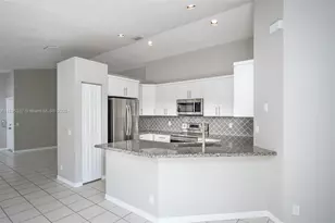 1524 Canary Island Dr, Weston, FL 33327 - Photo 7