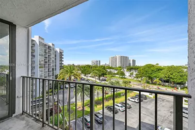 800 Parkview Dr #605, Hallandale Beach, FL 33009 - Photo 11