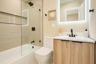 1399 NE 38th St, Oakland Park, FL 33334 - Photo 29