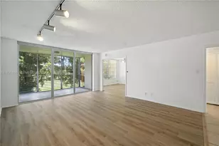 3850 Oaks Clubhouse Dr, Pompano Beach, FL 33069 - Photo 33