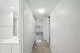 3850 Oaks Clubhouse Dr, Pompano Beach, FL 33069 - Photo 15