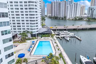 999 Brickell Bay Dr, Miami, FL 33131 - Photo 21