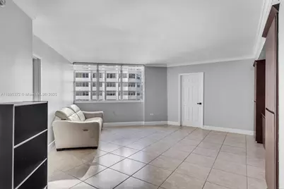 999 Brickell Bay Dr #1005, Miami, FL 33131 - Photo 7