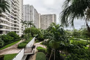 600 Three Islands Boulevard, Hallandale Beach, FL 33009 - Photo 25
