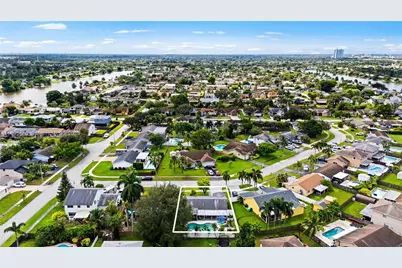 11741 NW 43rd Pl, Sunrise, FL 33323 - Photo 29