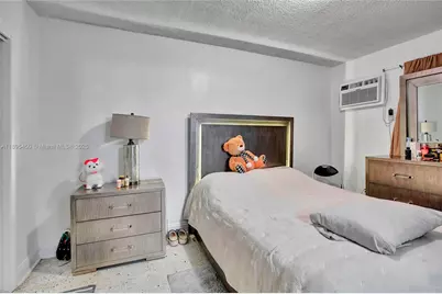 458 SW 9th St #8, Miami, FL 33130 - Photo 15