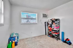 458 SW 9th St, Miami, FL 33130 - Photo 13