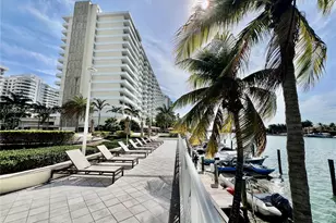 5600 Collins Ave, Miami Beach, FL 33140 - Photo 19