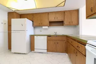 1351 NE Miami Gardens Dr, Miami, FL 33179 - Photo 3