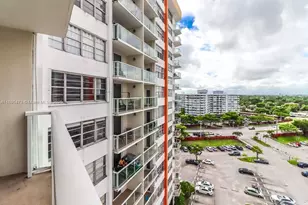 1351 NE Miami Gardens Dr, Miami, FL 33179 - Photo 21