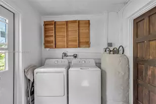 1585 NE 139th St, North Miami, FL 33161 - Photo 21