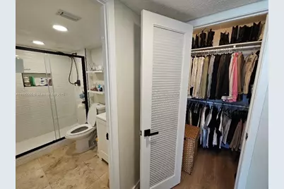 18061 Biscayne Blvd #1602, Aventura, FL 33160 - Photo 9