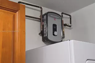 716 NW 14th Way, Fort Lauderdale, FL 33311 - Photo 11