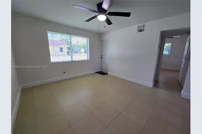 716 NW 14th Way #A, Fort Lauderdale, FL 33311 - Photo 5