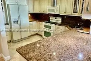 2625 Collins Ave, Miami Beach, FL 33140 - Photo 9