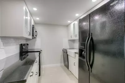 14329 Memorial Hwy #7-K, Miami, FL 33161 - Photo 9