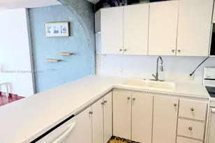 13155 Ixora Ct, North Miami, FL 33181 - Photo 9