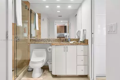 465 Ocean Dr #824, Miami Beach, FL 33139 - Photo 15