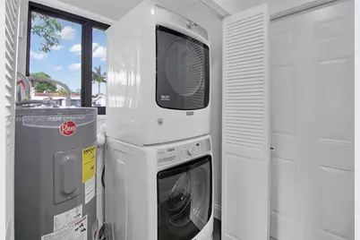 2880 SW 2nd St, Fort Lauderdale, FL 33312 - Photo 11
