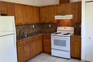 452 SW 10th St, Miami, FL 33130 - Photo 1