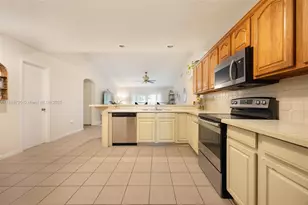 9730 SW 219th St, Cutler Bay, FL 33190 - Photo 9