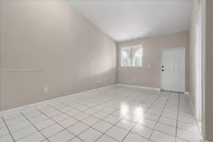 1677 SE 27th Ct, Homestead, FL 33035 - Photo 5
