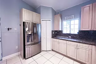 3353 NE 11th Dr, Homestead, FL 33033 - Photo 5