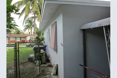 3346 NW 23rd Ct, Lauderdale Lakes, FL 33311 - Photo 23