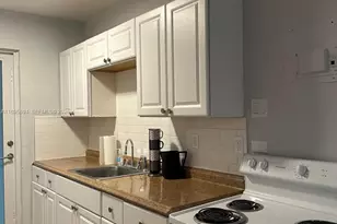 75 Washington Ave, Miami Beach, FL 33139 - Photo 3