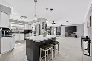 801 Holly Ln, Plantation, FL 33317 - Photo 13