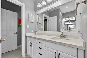 801 Holly Ln, Plantation, FL 33317 - Photo 23