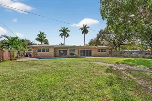 801 Holly Ln, Plantation, FL 33317 - Photo 33