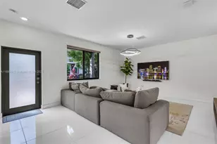 4963 NW 83rd Path, Doral, FL 33166 - Photo 5