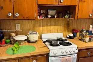 2345 NW 28th St, Oakland Park, FL 33311 - Photo 27