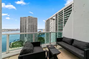 41 SE 5th St, Miami, FL 33131 - Photo 23