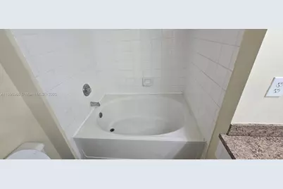 230 SW 117th Ter #11208, Pembroke Pines, FL 33025 - Photo 9